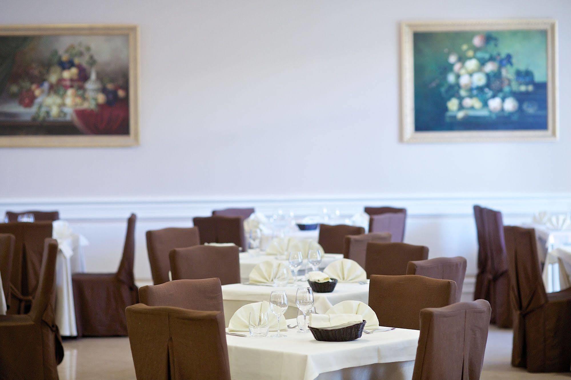 מונטרוני די לצ'ה Lo Scacciapensieri Hotel & Restaurant מראה חיצוני תמונה