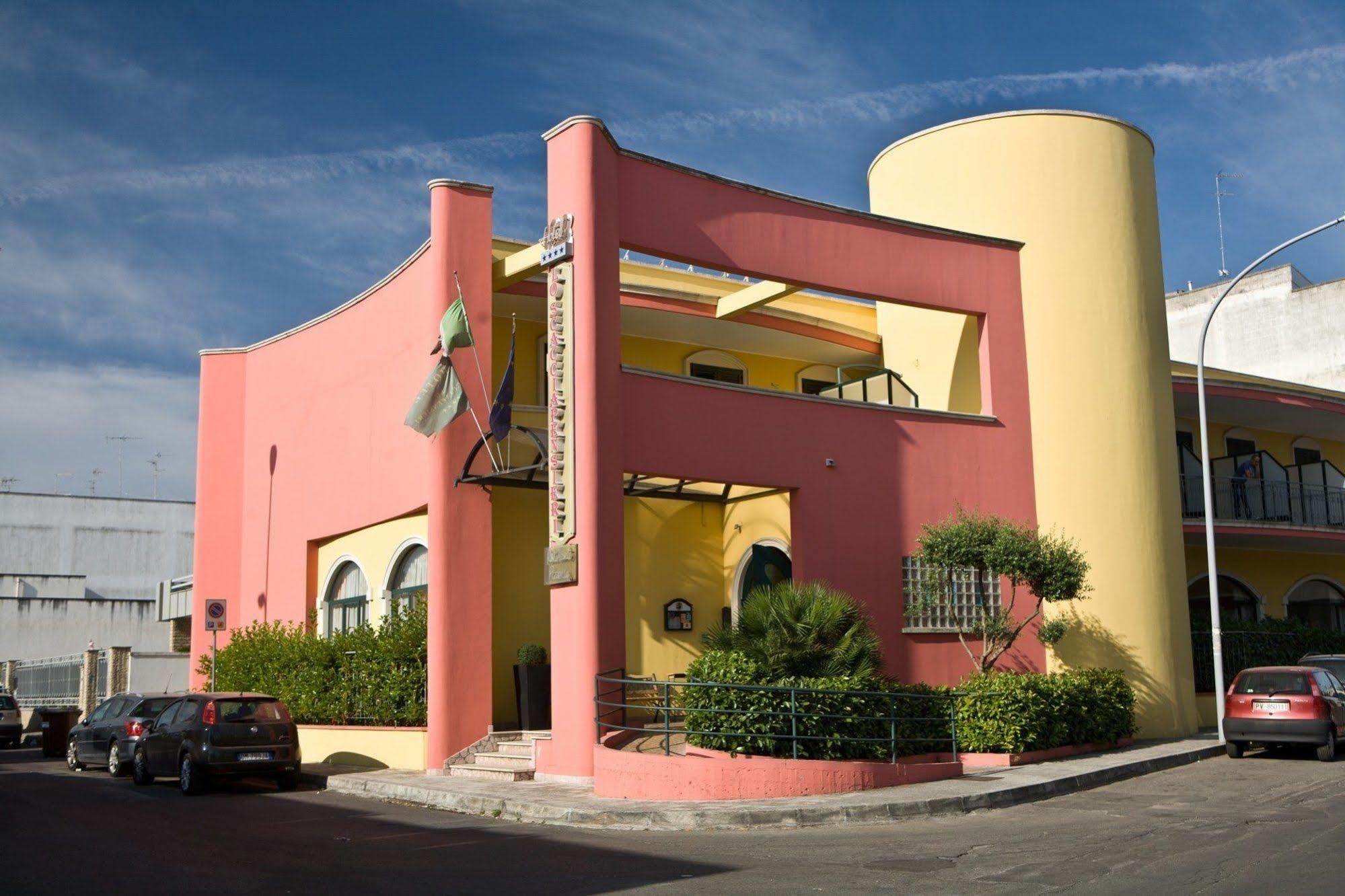 מונטרוני די לצ'ה Lo Scacciapensieri Hotel & Restaurant מראה חיצוני תמונה