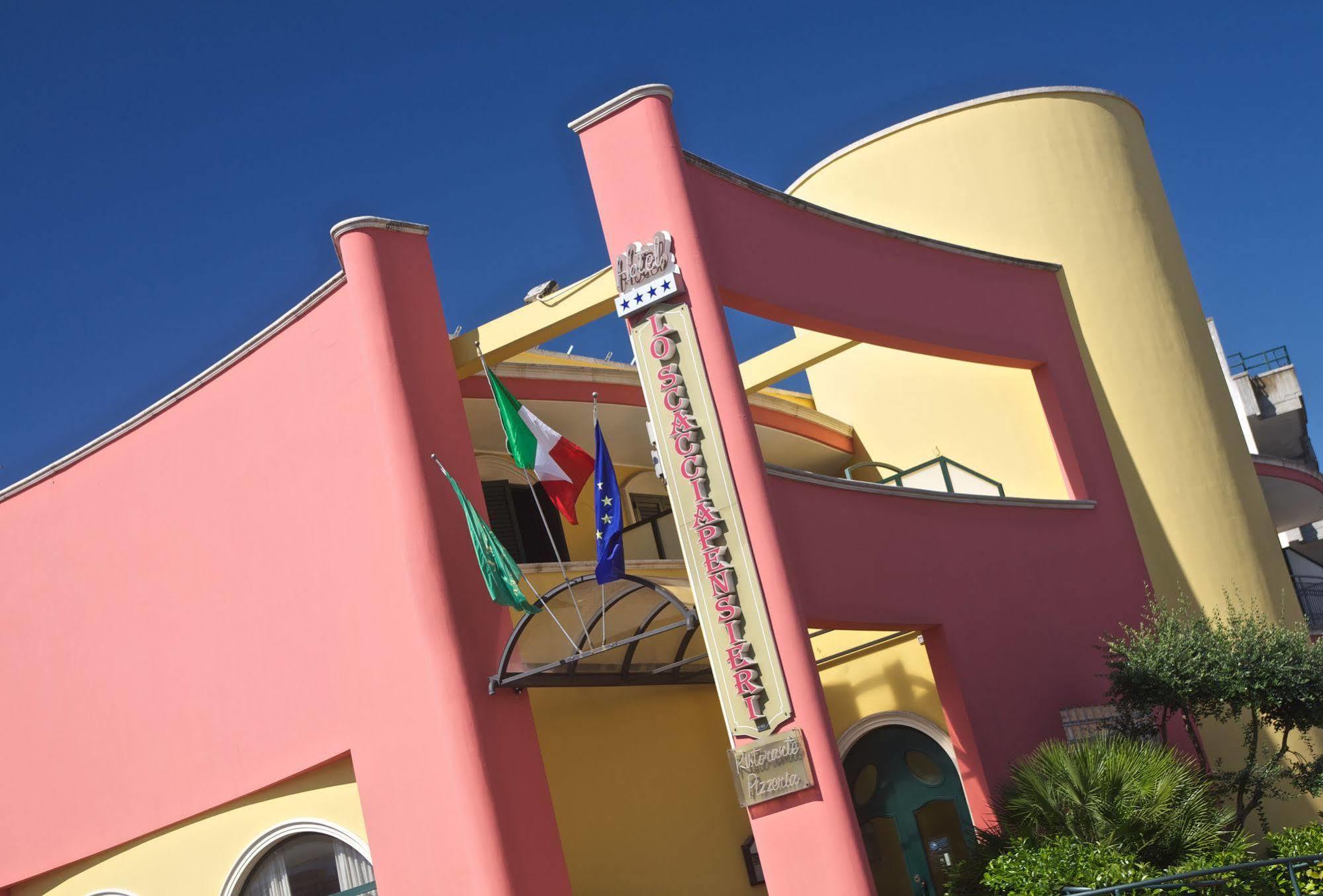 מונטרוני די לצ'ה Lo Scacciapensieri Hotel & Restaurant מראה חיצוני תמונה
